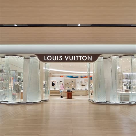 is louis vuitton cheaper at the airport|louis vuitton luggage at airport.